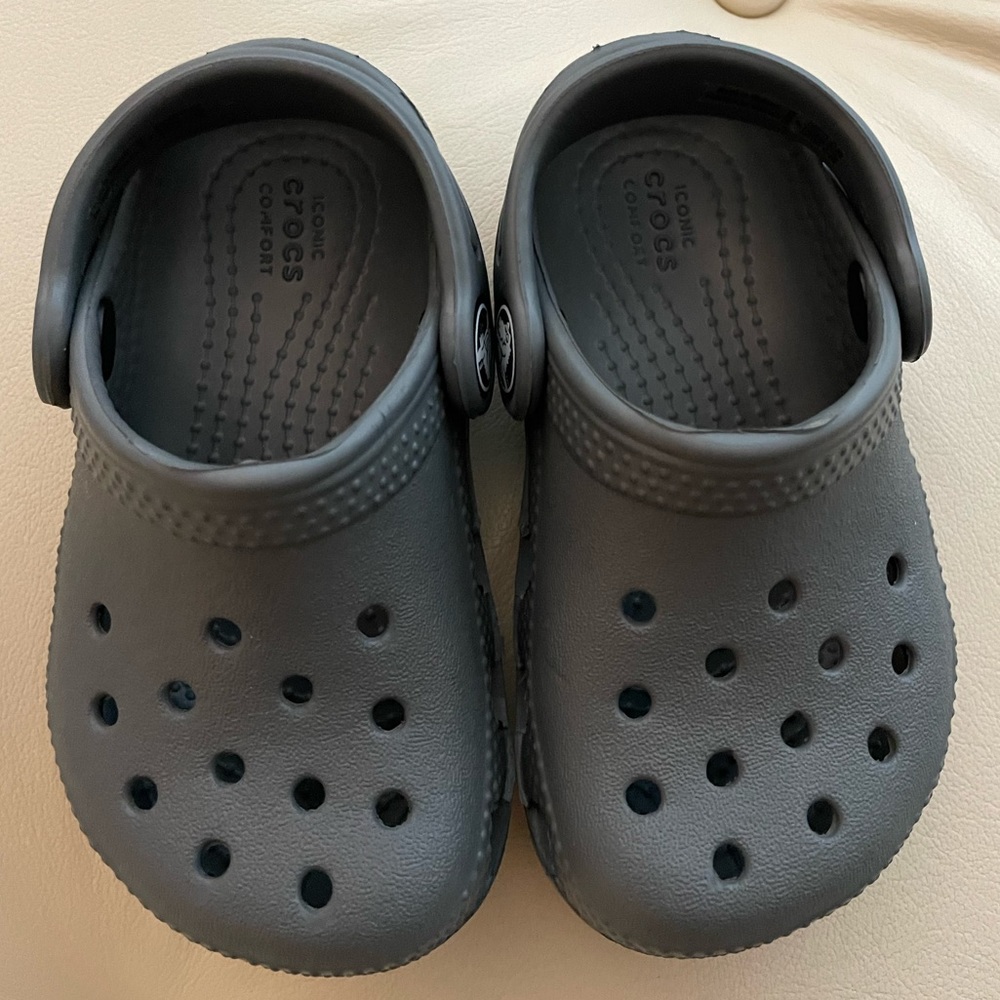 CROCS Dark Gray Clogs in Toddler Sz 6